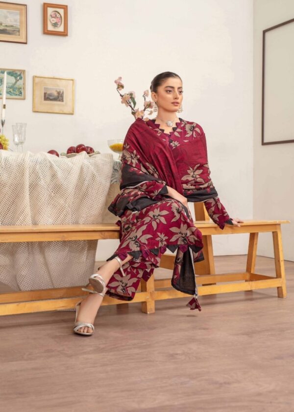 Sapphire 3Pc Bana Doriya Lawn Collection Design # 1 - Image 4